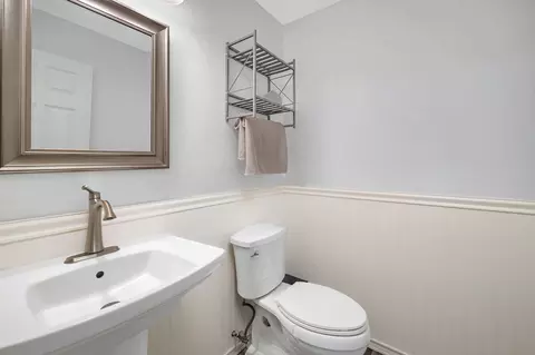 Bath - 305 Switchgrass Dr, Minooka, IL 60447 photo 4 of 4