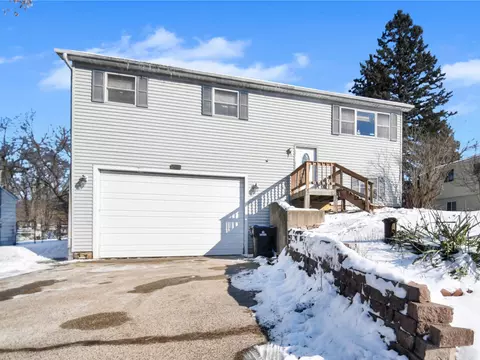 2612 Cherry Dr, Wonder Lake, IL 60097
