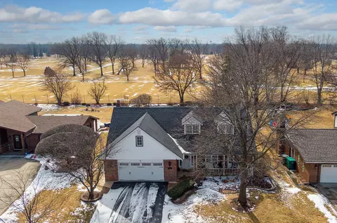 8701 Golfview Dr, Orland Park, IL 60462