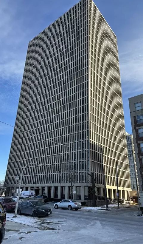 6700 S South Shore Dr #9J, Chicago, IL 60649