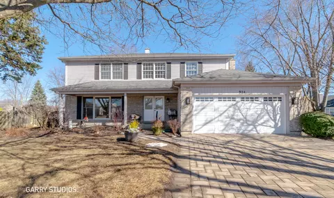 924 Somerset Ct, Carol Stream, IL 60188