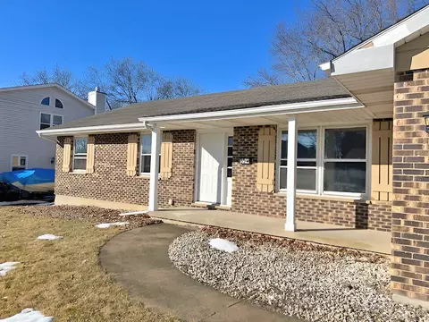 Exterior - 654 Longview Dr, Antioch, IL 60002 photo 4 of 11