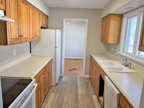 Kitchen - 654 Longview Dr, Antioch, IL 60002 photo 1 of 3