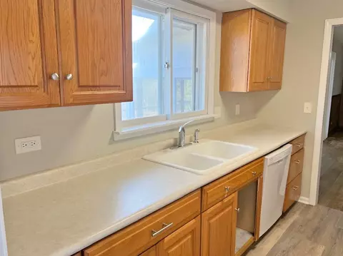 Kitchen - 654 Longview Dr, Antioch, IL 60002 photo 3 of 3