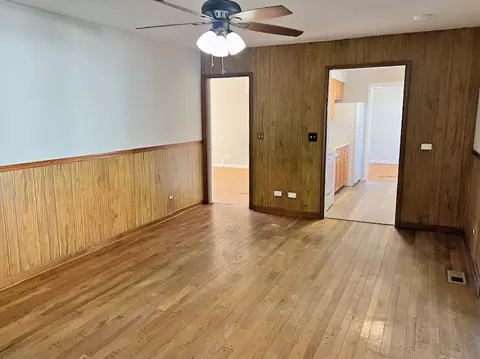 Living - 654 Longview Dr, Antioch, IL 60002 photo 4 of 5
