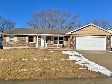 654 Longview Dr, Antioch, IL 60002