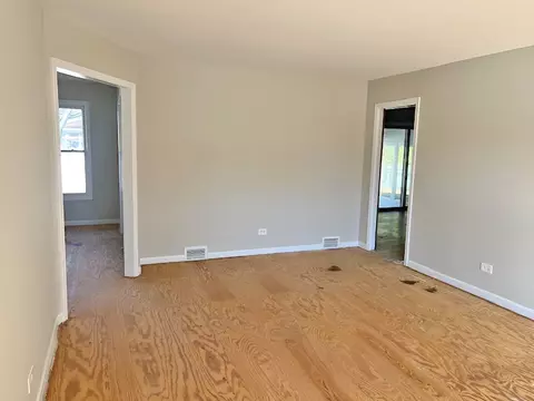 Living - 654 Longview Dr, Antioch, IL 60002 photo 1 of 5