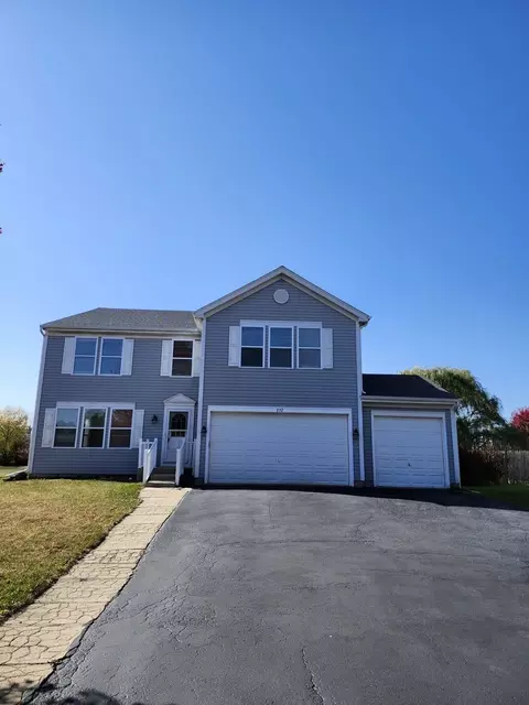 232 Briarwood Dr, Poplar Grove, IL 61065