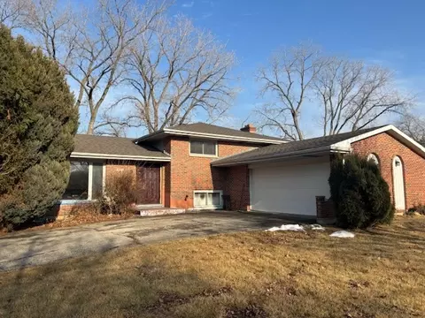 651 N Stephen Dr, Palatine, IL 60067