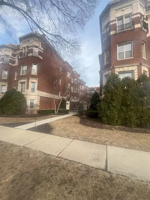 432 S Euclid Ave #3E, Oak Park, IL 60302