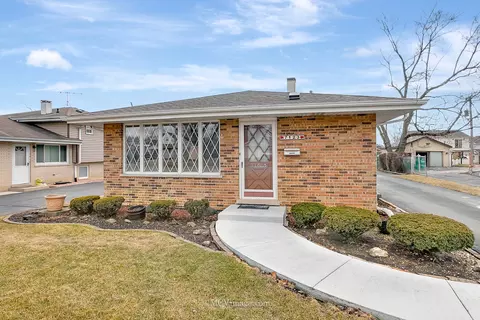 7123 W 113th St, Worth, IL 60482