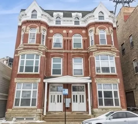 811 N Racine Ave #1F, Chicago, IL 60642