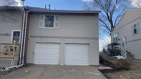 1576 Elder Dr, Aurora, IL 60506