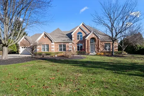 6617 Colonel Holcomb Dr, Crystal Lake, IL 60012