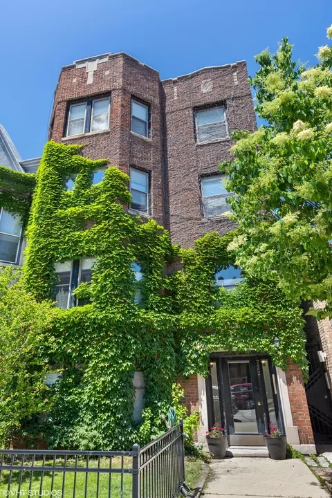 722 W Oakdale Ave #3F, Chicago, IL 60657