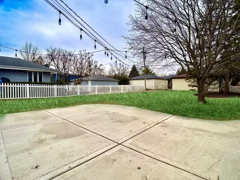 Exterior - 460 S Cherry St, Itasca, IL 60143 photo 2 of 4
