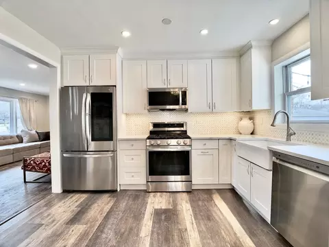 Kitchen - 460 S Cherry St, Itasca, IL 60143 photo 3 of 3