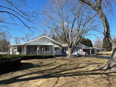 11 N020 Gale St, Elgin, IL 60123