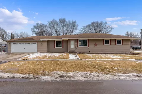 392 Roosevelt St, Belvidere, IL 61008