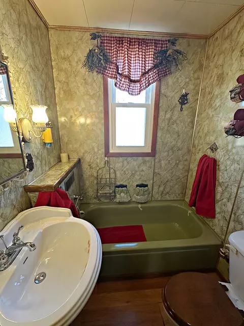 608 E Bronson St, Streator, IL 61364 photo 14