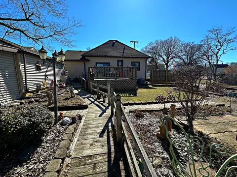 608 E Bronson St, Streator, IL 61364 photo 22