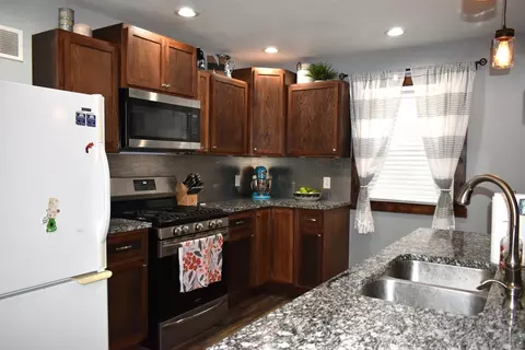 751 E 2nd St, El Paso, IL 61738 photo 7