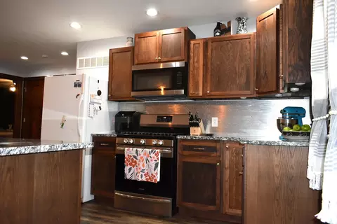 751 E 2nd St, El Paso, IL 61738 photo 8