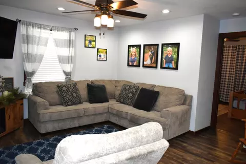 751 E 2nd St, El Paso, IL 61738 photo 3