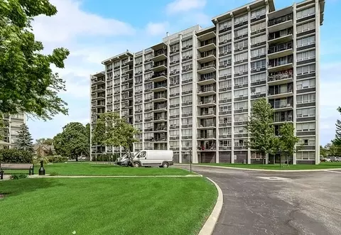 8809 W Golf Rd #1I, Niles, IL 60714