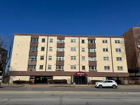 7840 W North Ave #4N, Elmwood Park, IL 60707