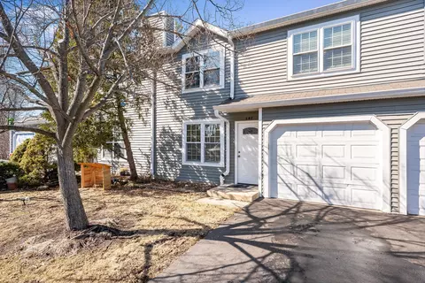 547 Meadow Hill Ln, Round Lake Beach, IL 60073