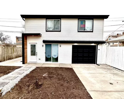 4138 Maple Ave, Lyons, IL 60534