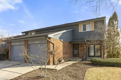 1002 Whitchurch Ct, Wheaton, IL 60189