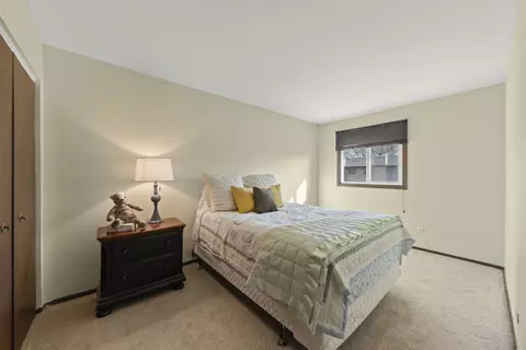 1002 Whitchurch Ct, Wheaton, IL 60189 photo 14
