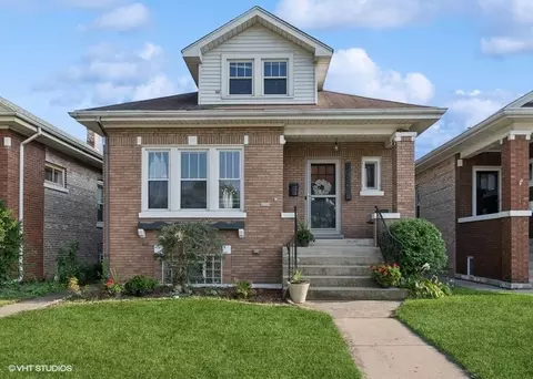 6125 W Warwick Ave, Chicago, IL 60634