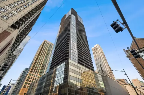 10 E Ontario St #4104, Chicago, IL 60611