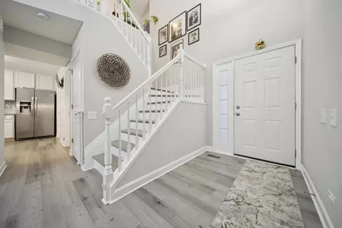 Entry Way - 371 Persimmon Ct, Bartlett, IL 60103 photo 1 of 2