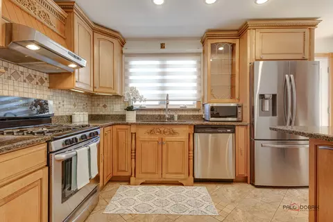 905 E Alder Ln, Mount Prospect, IL 60056 photo 6
