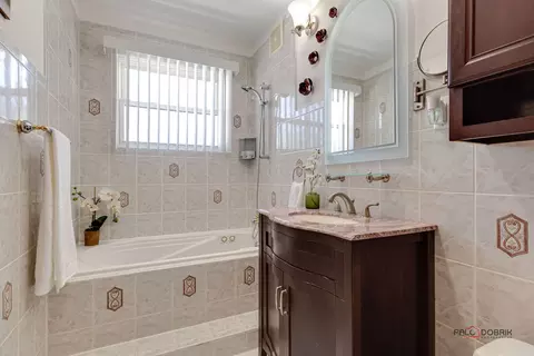 905 E Alder Ln, Mount Prospect, IL 60056 photo 23