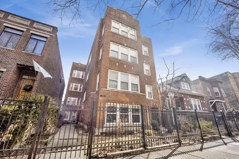 4223 N Richmond St #2R, Chicago, IL 60618