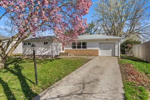 200 Buena Vista Dr, Champaign, IL 61820