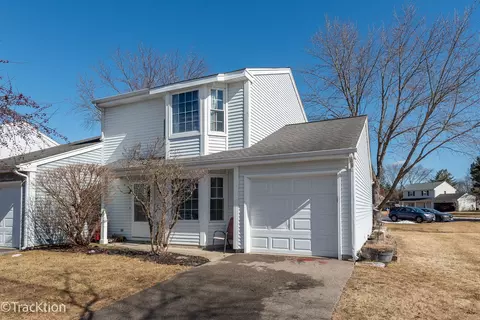 3306 Greenwich Ln #3306, Island Lake, IL 60042