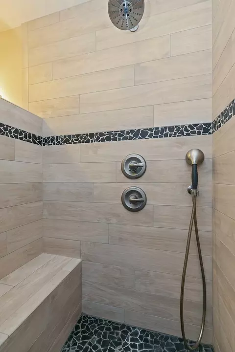 Bath - 65 Sheridan St, Elgin, IL 60123 photo 2 of 3