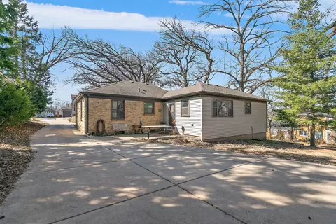 Exterior - 65 Sheridan St, Elgin, IL 60123 photo 4 of 6
