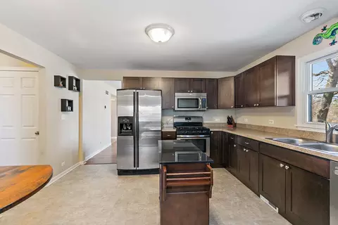 Kitchen - 65 Sheridan St, Elgin, IL 60123 photo 3 of 3