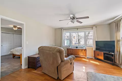 Living - 65 Sheridan St, Elgin, IL 60123 photo 3 of 4