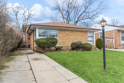 8418 Crawford Ave, Skokie, IL 60076