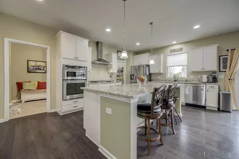 Kitchen - 2252 Lundquist Dr, Aurora, IL 60503 photo 2 of 3