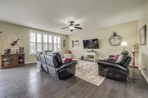 Living - 2252 Lundquist Dr, Aurora, IL 60503 photo 2 of 4