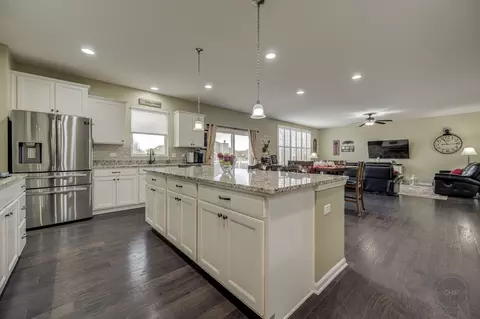 Kitchen - 2252 Lundquist Dr, Aurora, IL 60503 photo 1 of 3